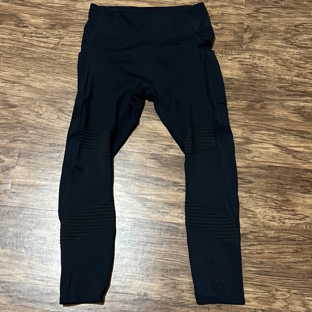 Women’s Fabletics leggings